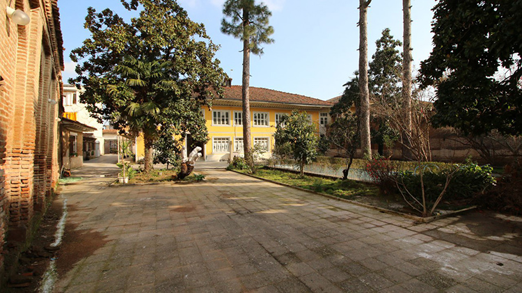Third Responsive Image